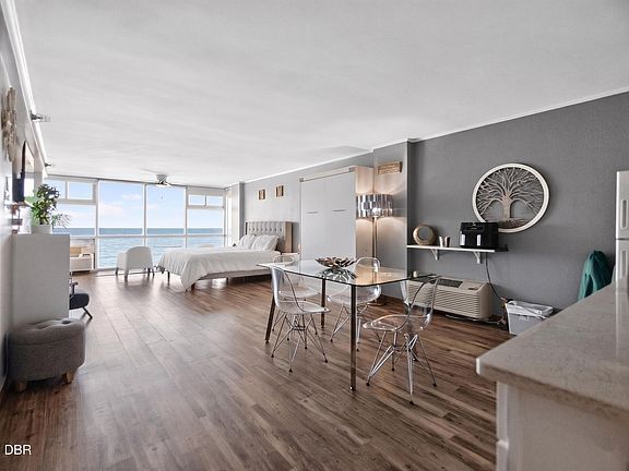 3rd image of 1909 S Atlantic Ave #413