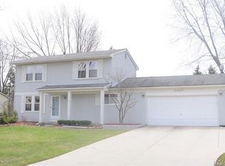 40327 Oak Tree Rd, Novi, MI 48375