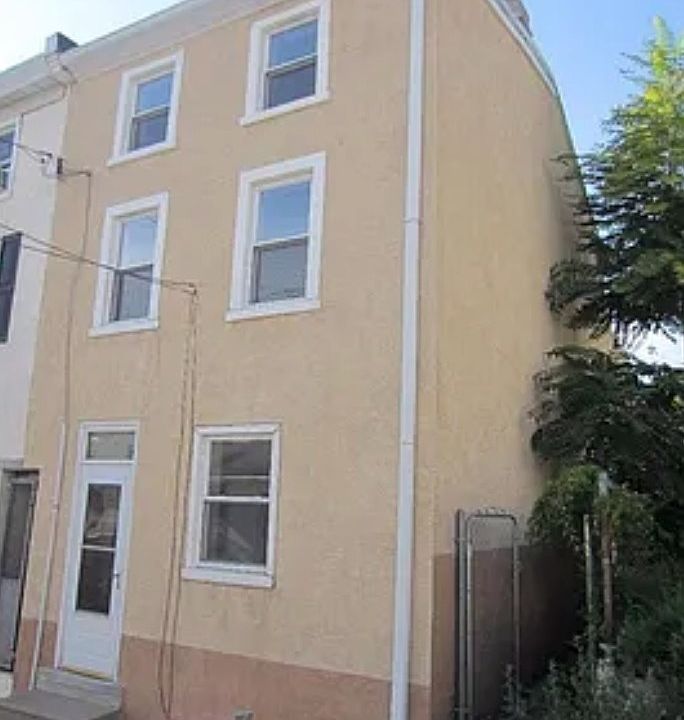 1st image of 192 Conarroe St