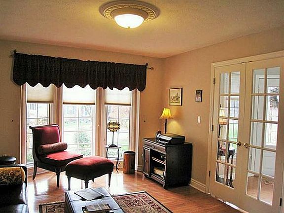 4th image of 109 Hunter Dr