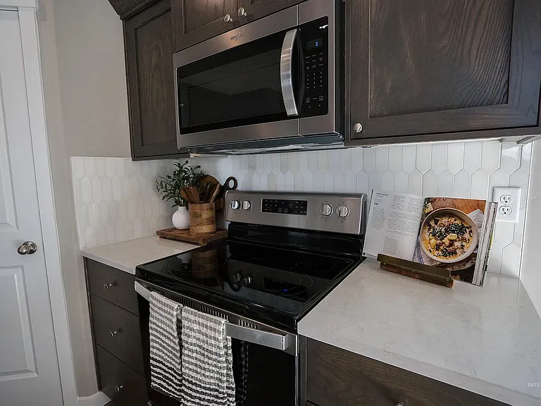 1109 Bronze Dr — Photo 6