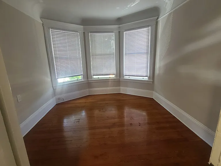 2407 Bryant St — Photo 8