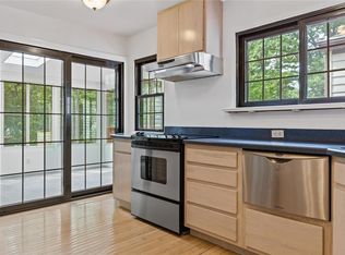 2324 Fairview Dr, Alton, IL 62002