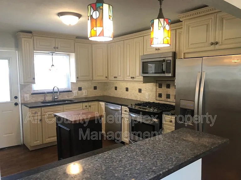 3984 Park Ln — Photo 7
