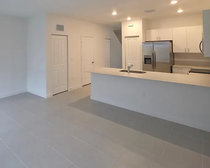 3 bed, 2.5 bath, 1827 sqft, $2,000 — Photo 2