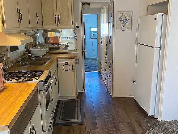Kitchen area
