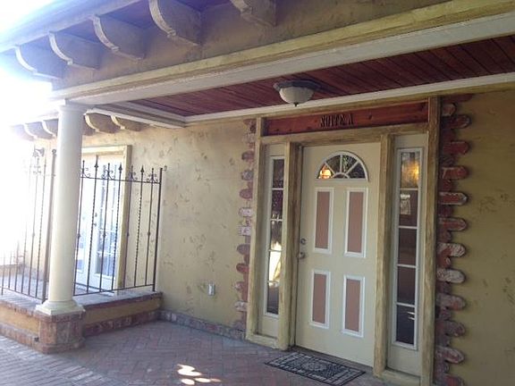 3rd image of 2200 Santa Fe Ave APT A