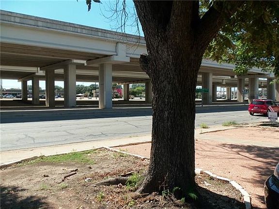3rd image of 2104 W Ben White Blvd