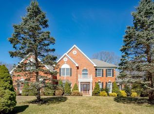 4 Raleigh Rd, Holliston, MA 01746