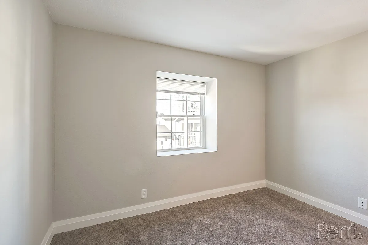 Building Photo - Grandview Apartment Homes