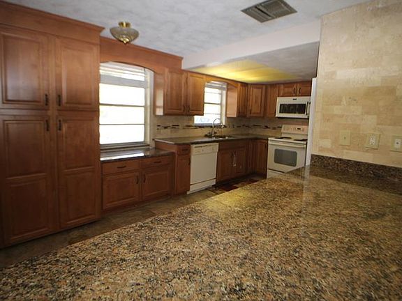 4th image of 1206 E Boyer St