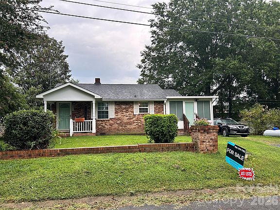 5th image of 925 S Austin Rd