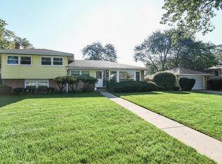 2741 Norma Ct, Glenview, IL