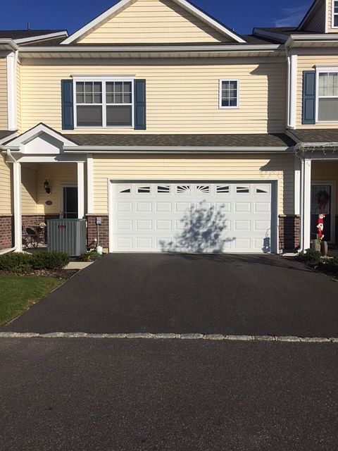 1st image of 123 Rosebud Ct