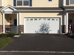 123 Rosebud Ct, Patchogue, NY 11772