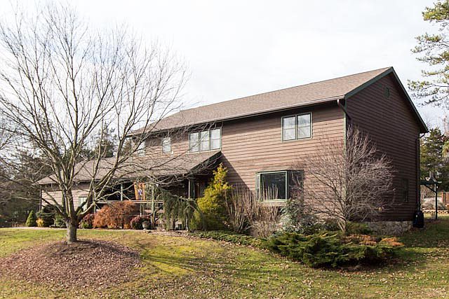 1st image of 755 Neyland Dr