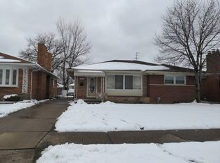 16194 Collinson Ave, Eastpointe, MI 48021