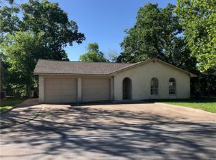 907 Holleman Dr, College Station, TX 77840