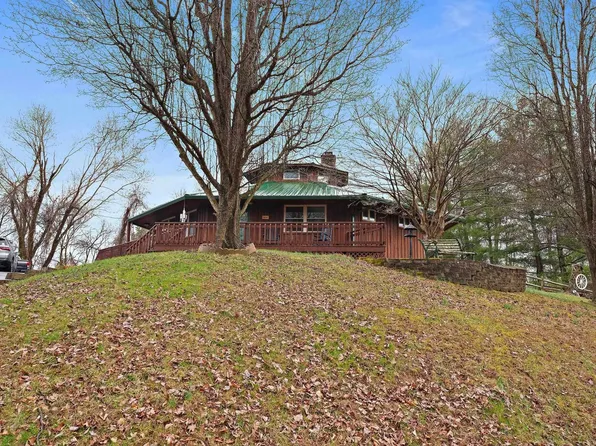 25 May Apple Heights Rd, Barboursville, WV 25504