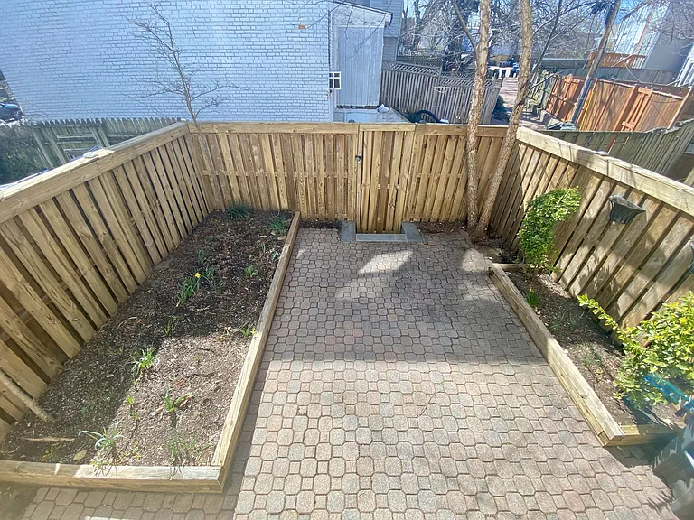 1389 D St NE — Photo 15