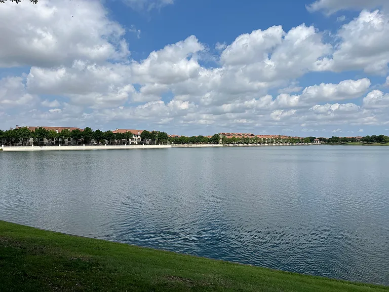 only a few steps away from the lake