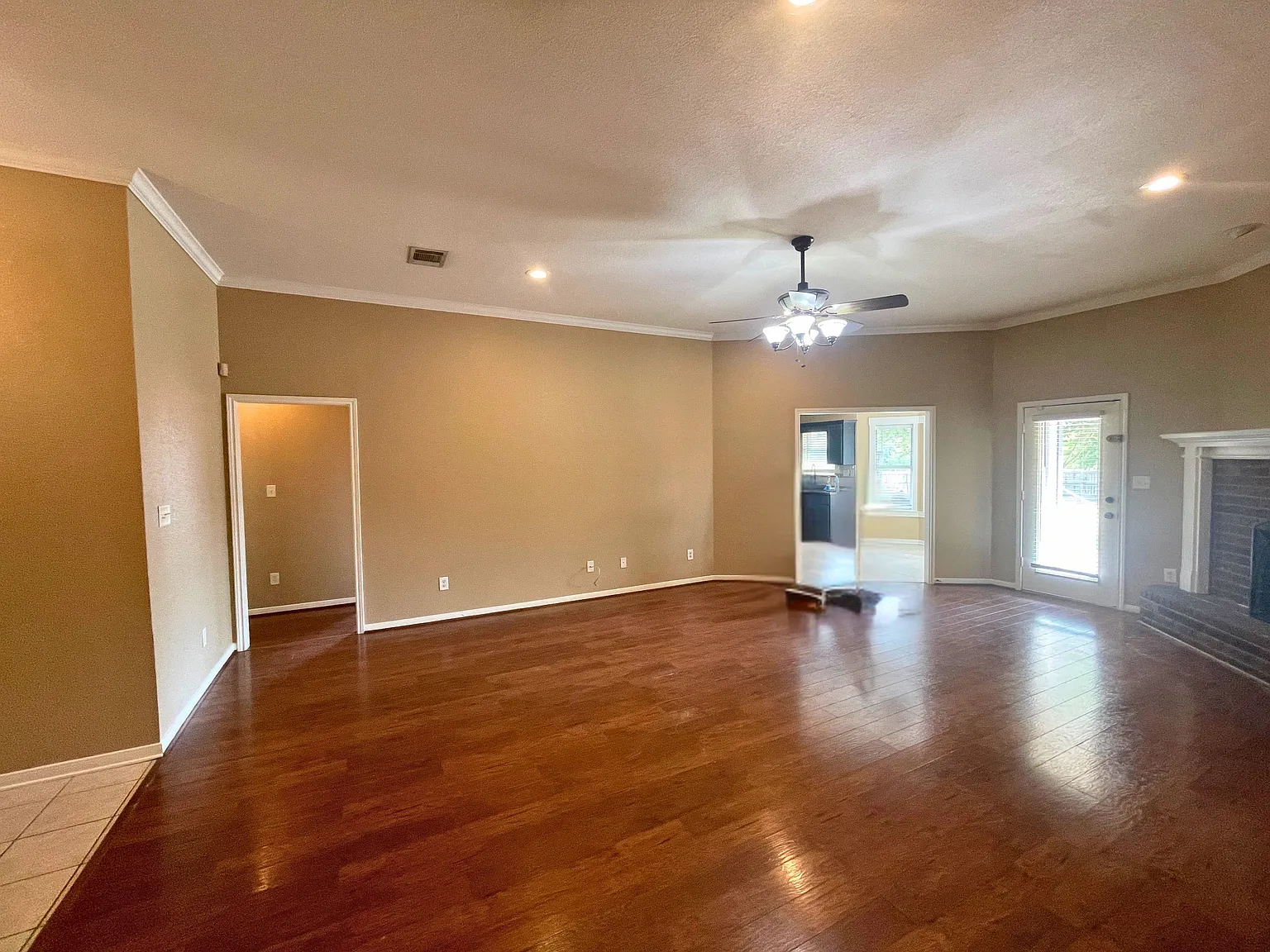 3 bed, 1689 sqft, $1,850 — Photo 2