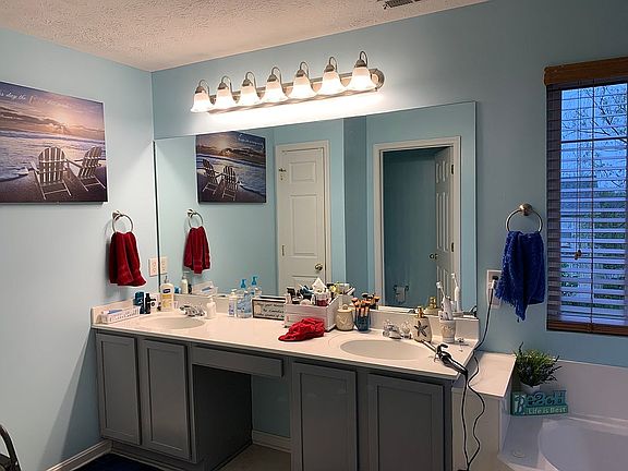 4th image of 619 Hillrose Dr #A
