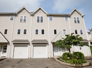 158 Paddock Ave APT 903, Meriden, CT 06450