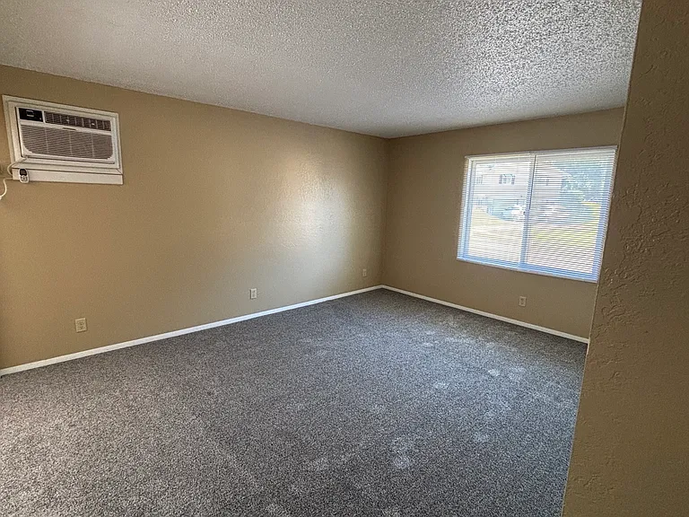 2950 Wildwood Dr #4 — Photo 5