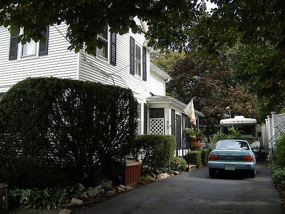 3rd image of 35 Evans St