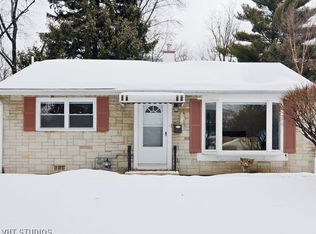 2300 Sigwalt St, Rolling Meadows, IL 60008