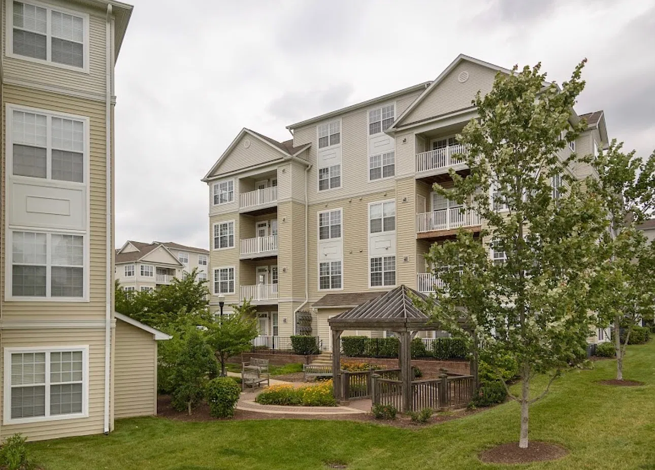 1 bed, 693 sqft, $1,763 — Photo 1