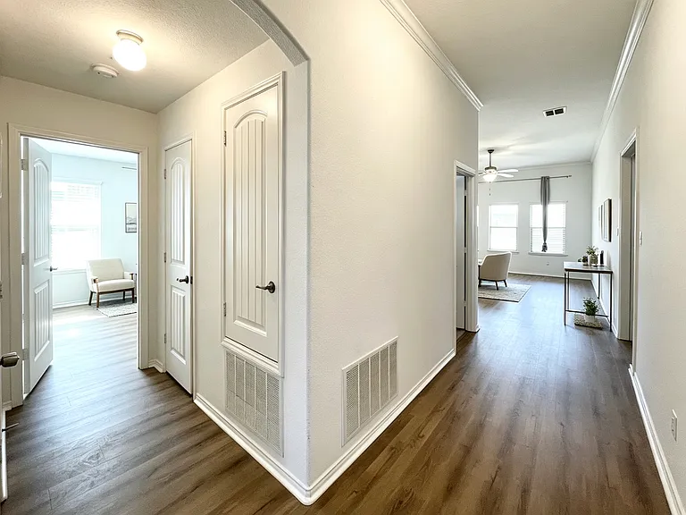 11505 Aquilla Dr — Photo 3