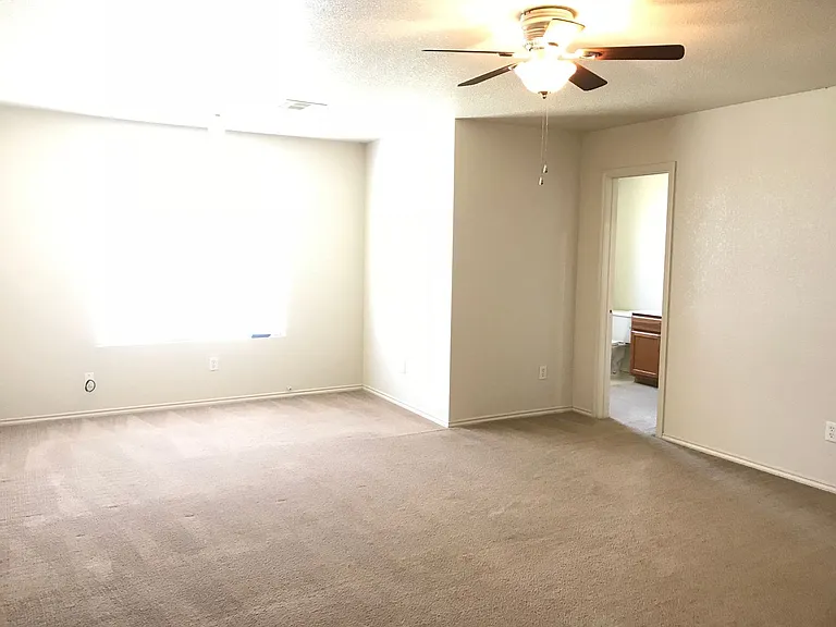 3401 Driftwood Dr — Photo 10
