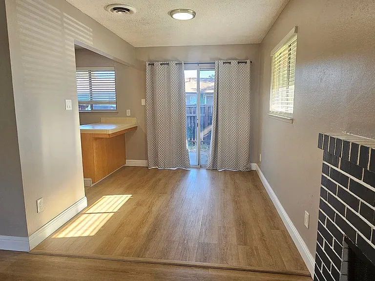5901 S Land Park Dr — Photo 20