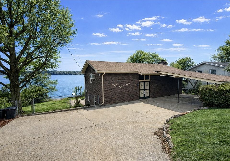 1st image of 152 Roberta Dr