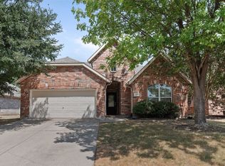 310 Wallford Ln, Lake Dallas, TX 75065