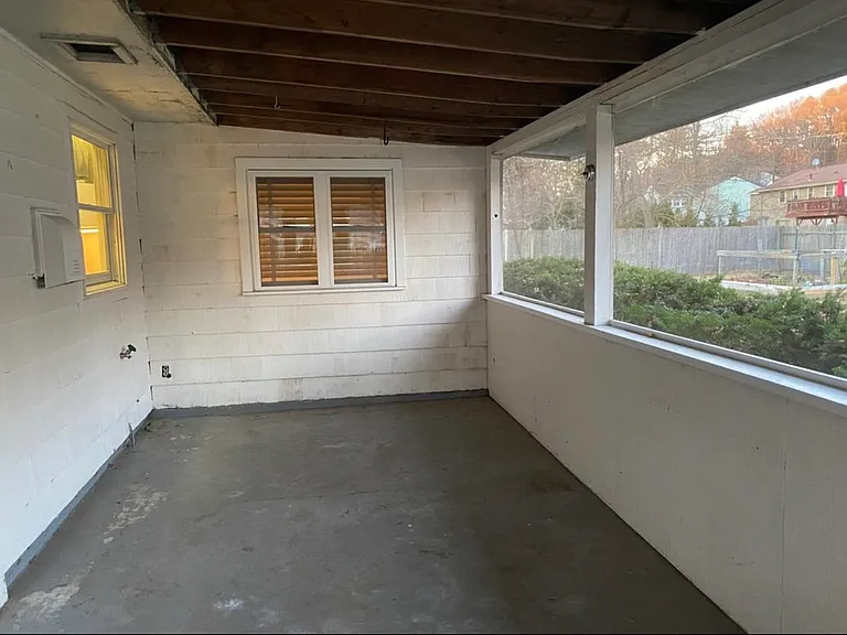 10 Hemlock Dr — Photo 4