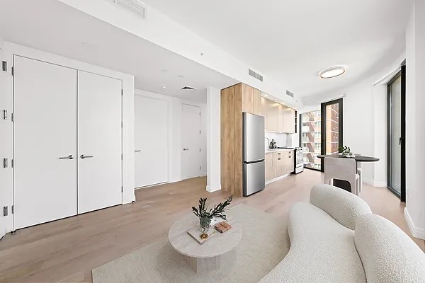 Rented by Nooklyn NYC LLC | media 9
