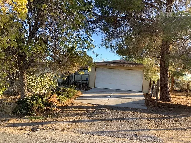 11586 Calcite Ave — Photo 2