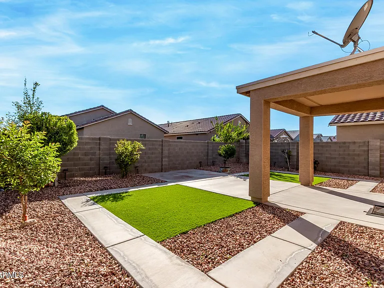 11603 W Calavar Rd — Photo 3