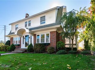 8 Scott St, Pawtucket, RI 02860