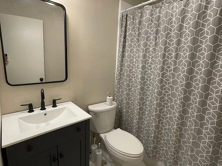401 Village Dr — Photo 6