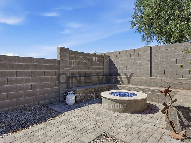30558 W Clarendon Ave — Photo 43