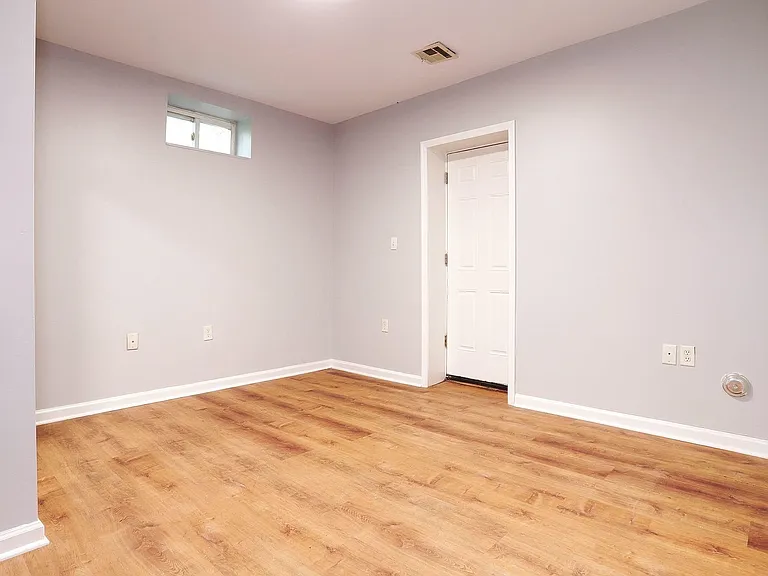236 Van Horne St #1B — Photo 4