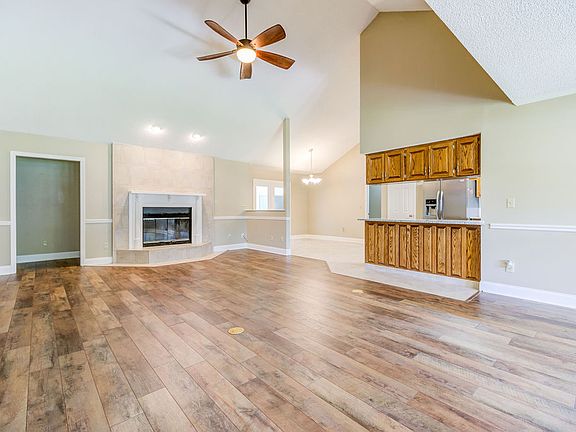 5th image of 1731 Kings Way Dr