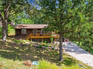 1326 Highacres Dr, Saint Clair, MO 63077