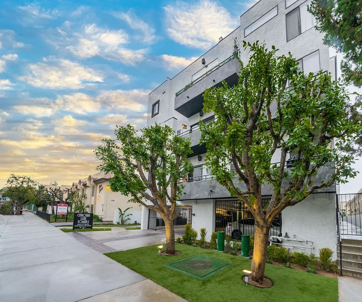 Citronia Luxe Towers Apartments — Photo 2