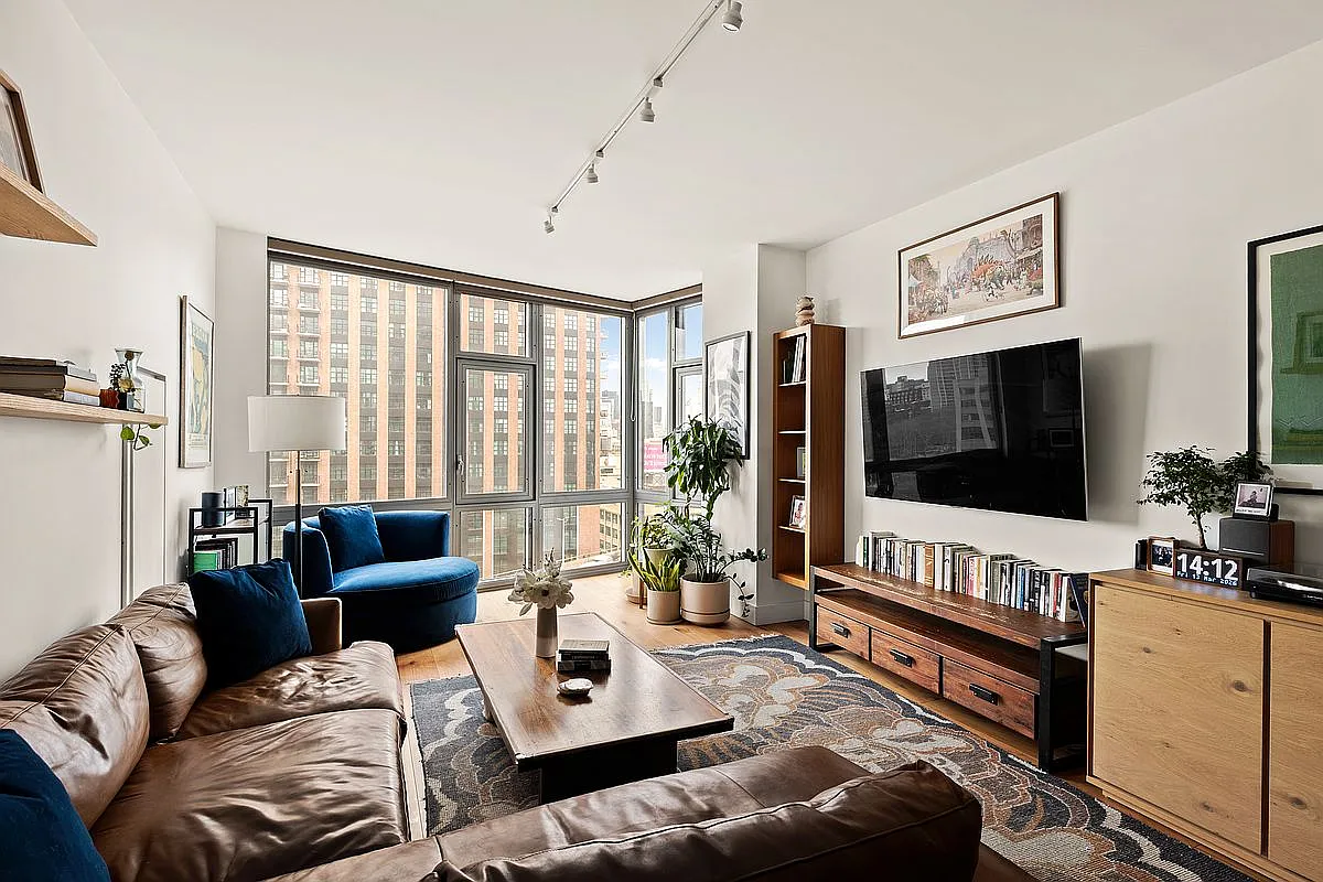100 Jay St APT 17H photo 1