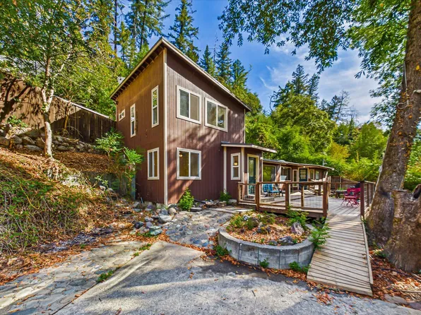 1654 Orchard Ln, Garberville, CA 95542